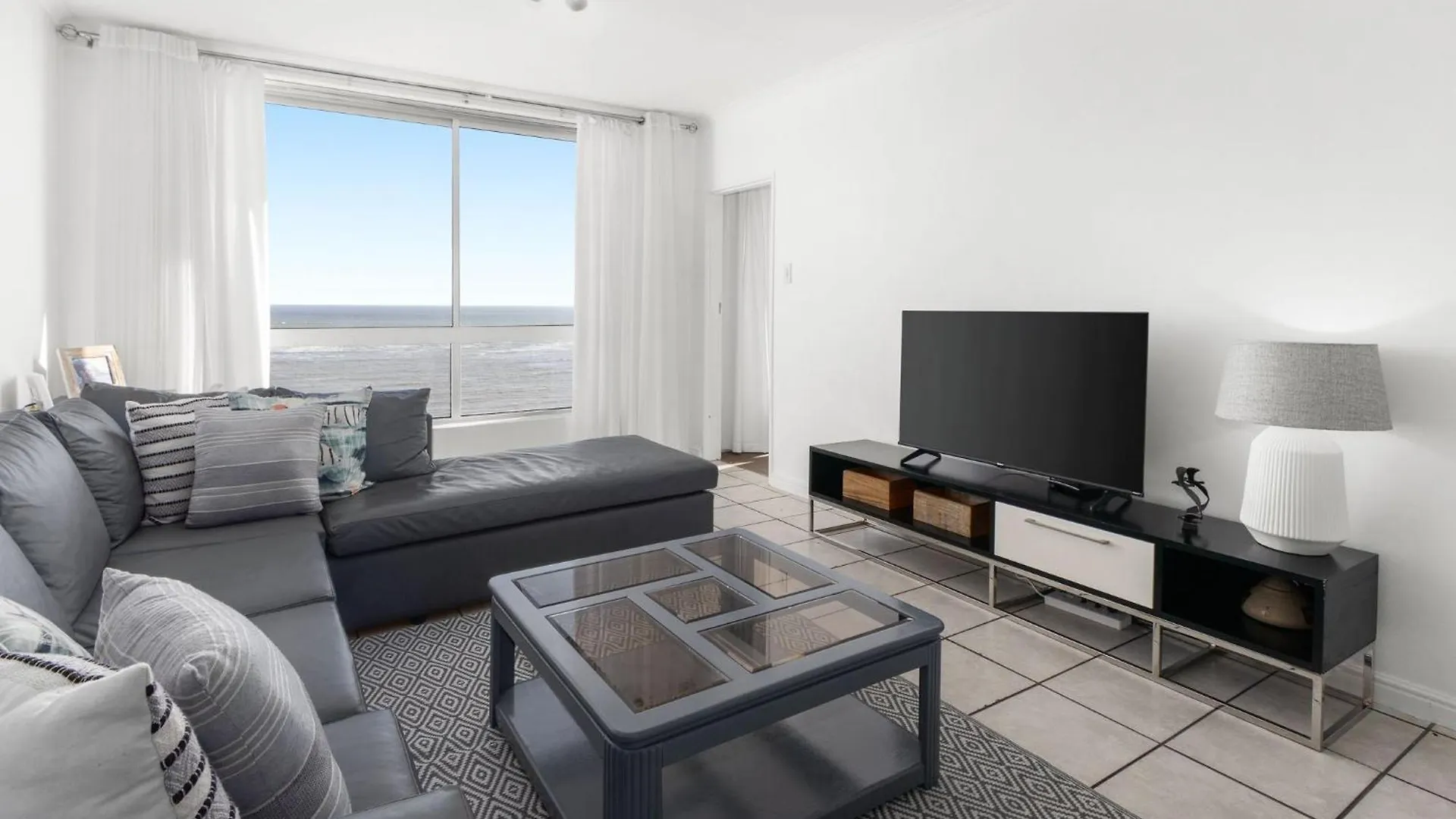 Odeon Towers 1102 By Host Agents Daire Cape Town 0*,